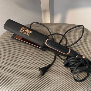 Brand New Hot Tools Straightener!